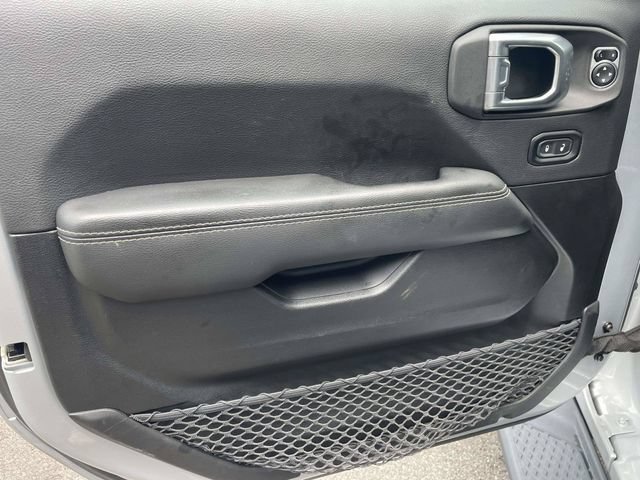 Used 2023 Jeep Gladiator Overland w/ LED Lighting Group AWD/4WD image 8