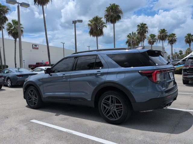 Certified 2025 Ford Explorer ST AWD/4WD image 6