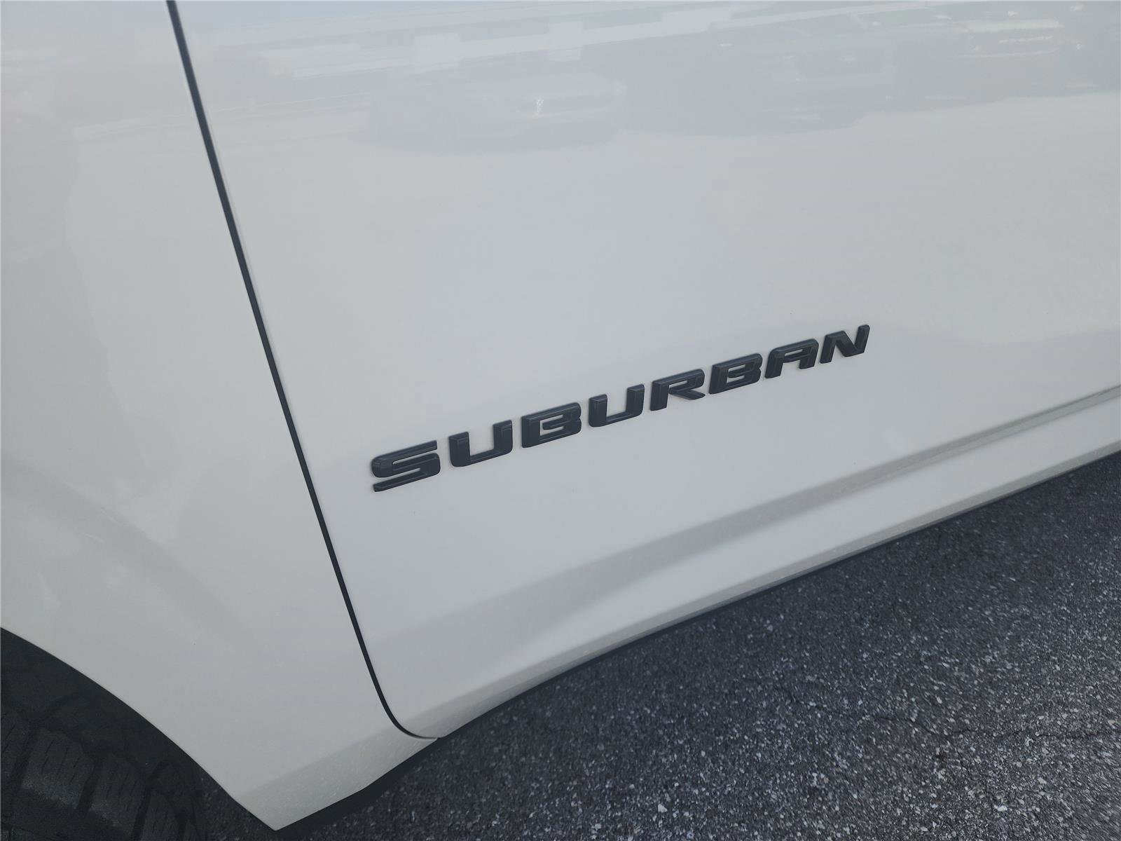 Used 2023 Chevrolet Suburban Z71 w/ Z71 Off-Road Package image 10