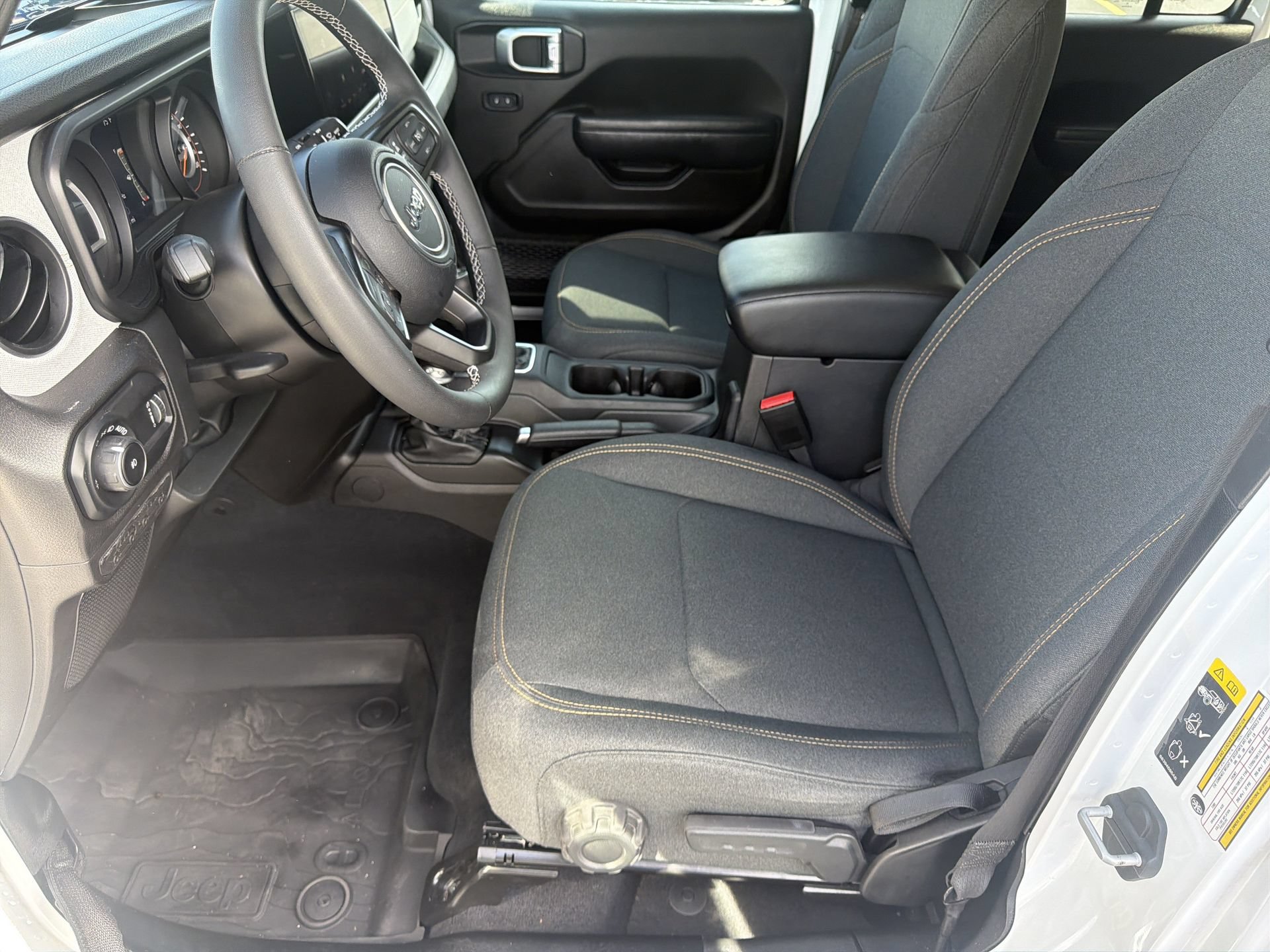 Used 2025 Jeep Wrangler Unlimited Sport AWD/4WD image 32