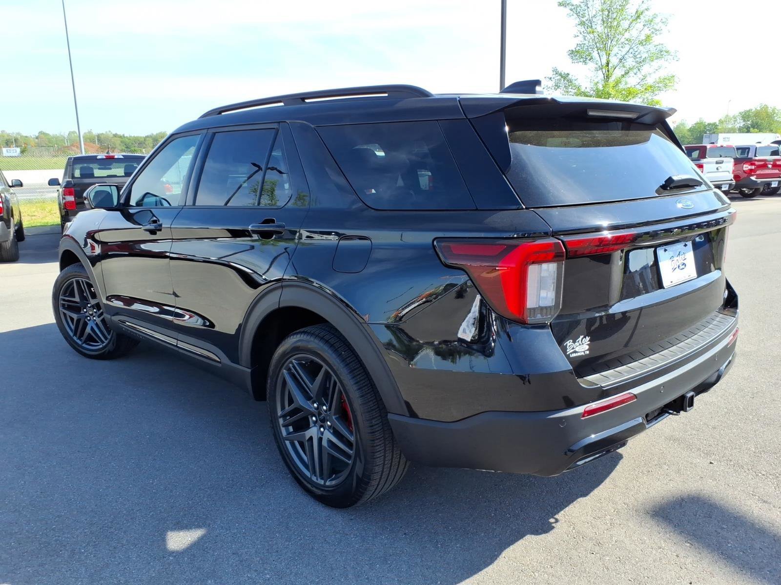 Certified 2025 Ford Explorer ST-Line w/ Premium Package image 3
