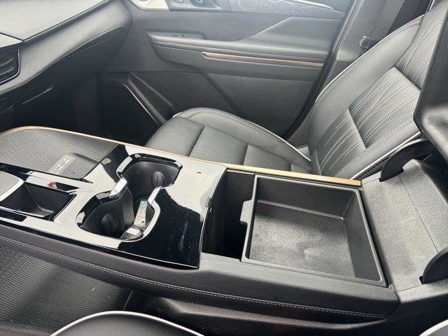 Used 2025 Buick Enclave Avenir w/ Trailering Package, 5000 lbs. image 24