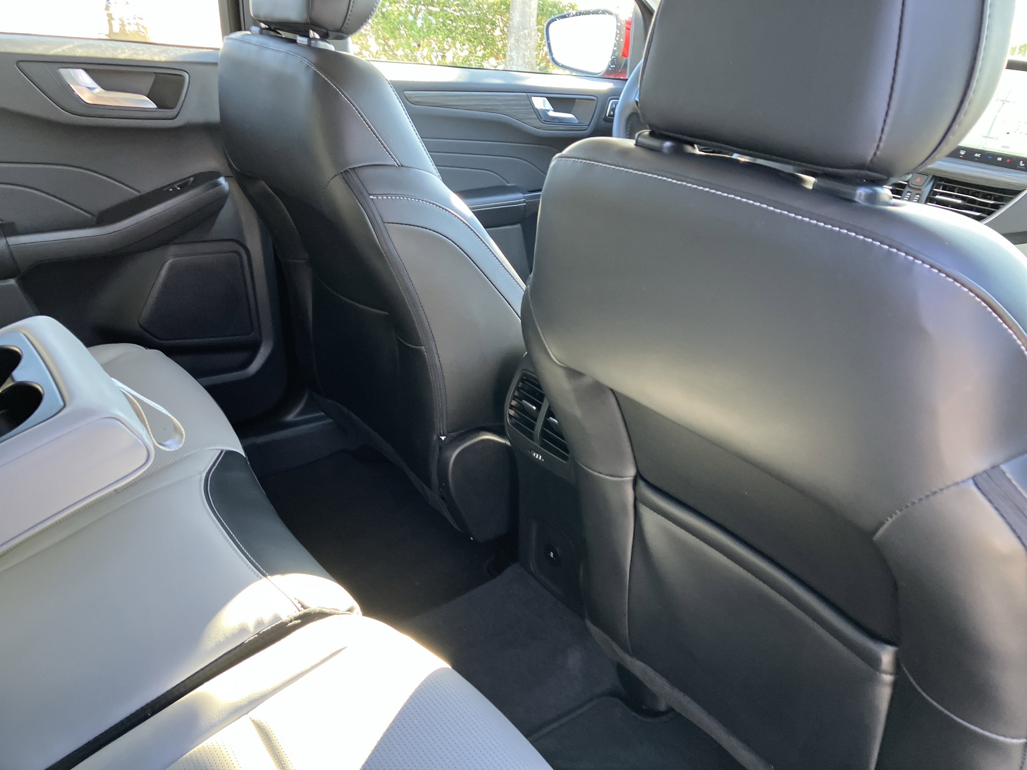 Certified 2024 Ford Escape Platinum image 16