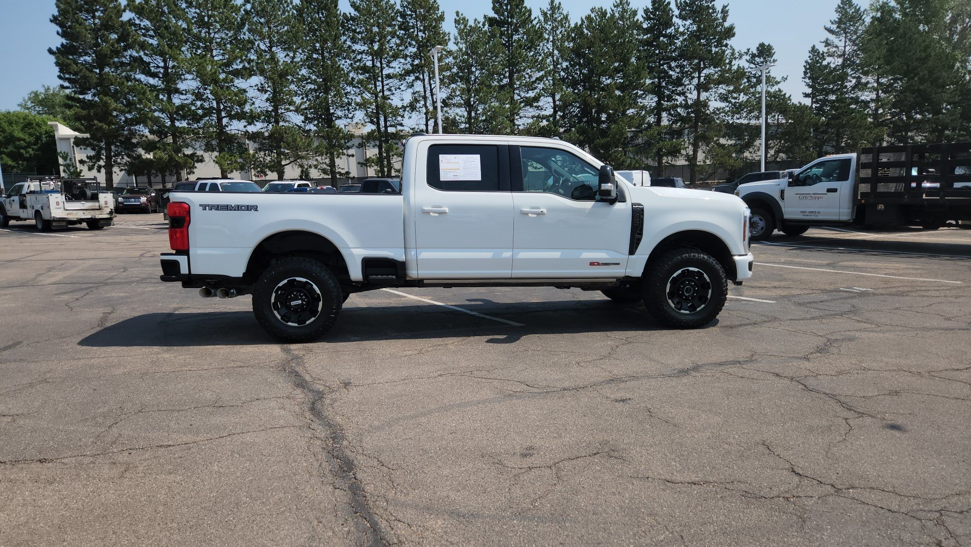 Certified 2025 Ford F250 Platinum w/ Tremor Off-Road Package AWD/4WD image 11