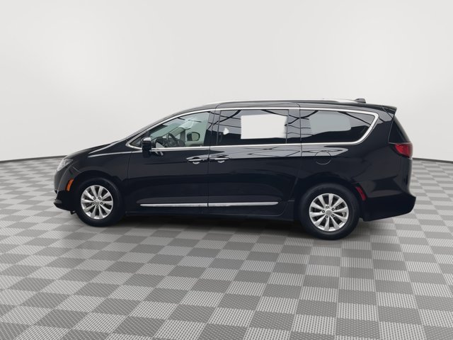 Used 2019 Chrysler Pacifica Touring-L FWD image 35