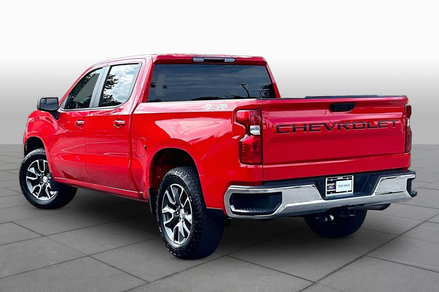 Used 2023 Chevrolet Silverado 1500 LT AWD/4WD image 12