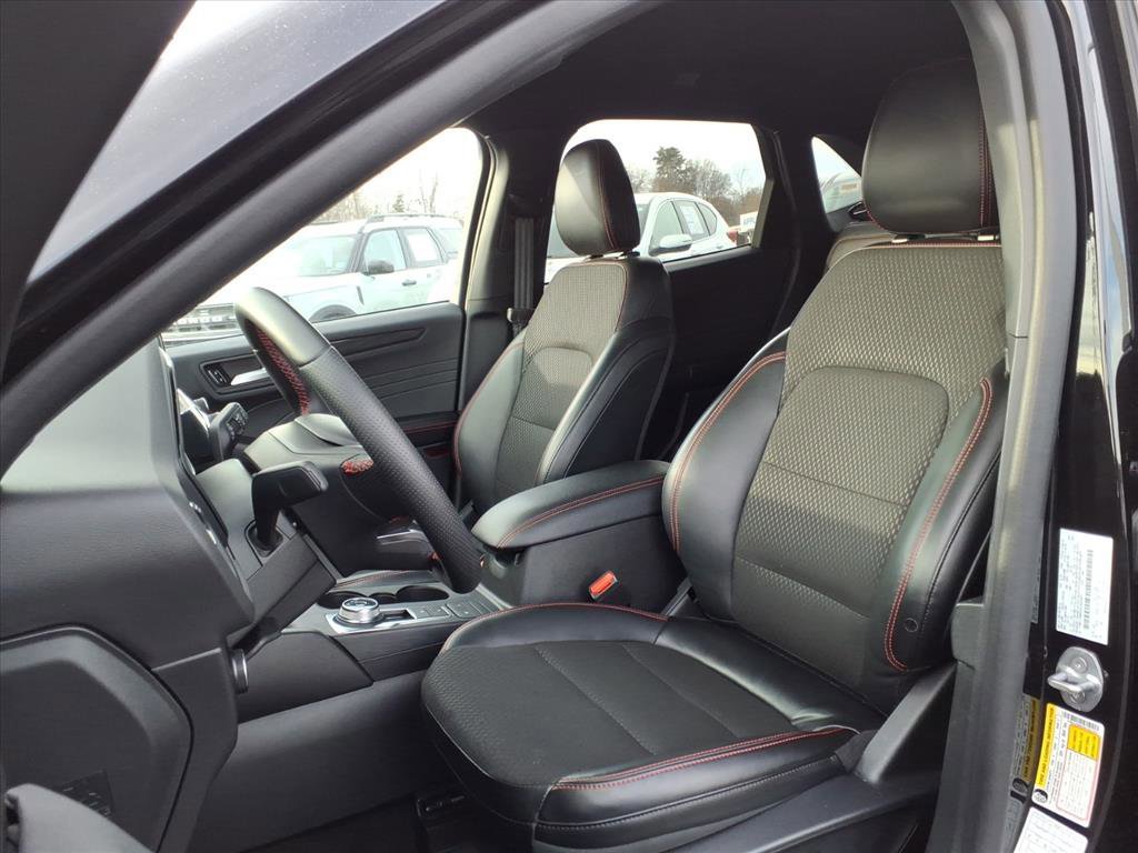 Certified 2025 Ford Escape ST-Line image 7