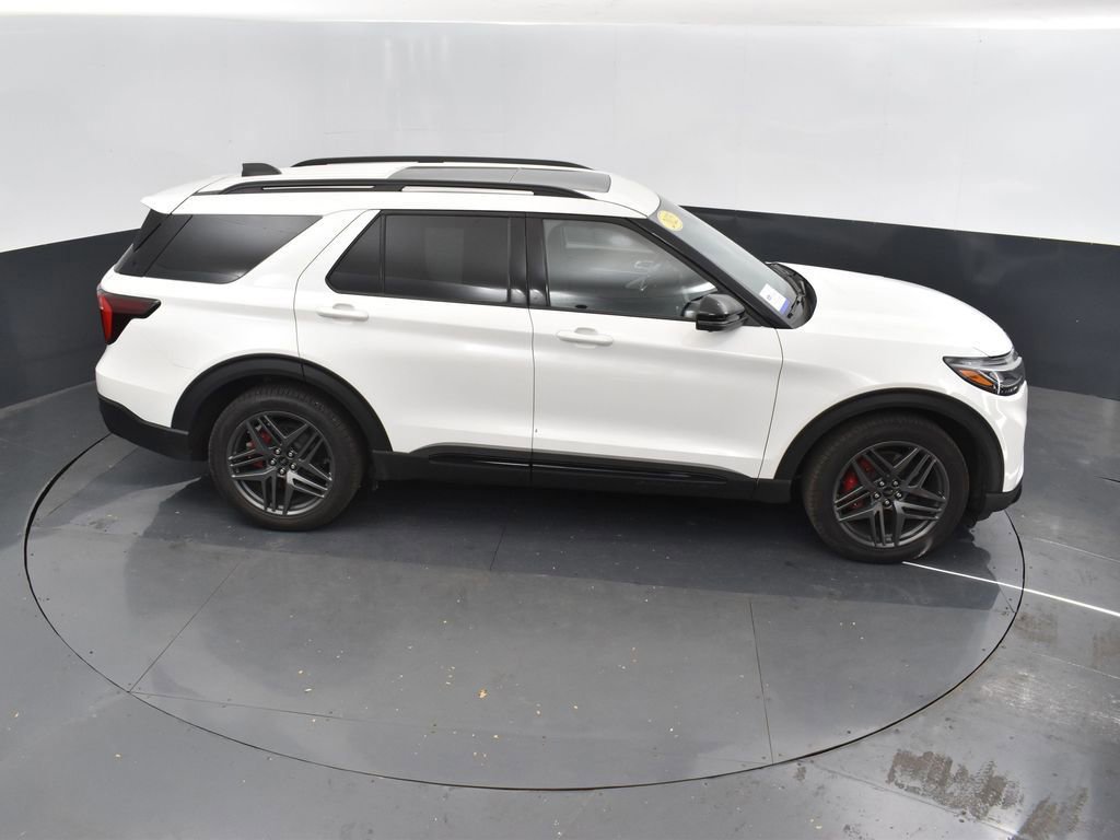 Certified 2025 Ford Explorer ST image 14