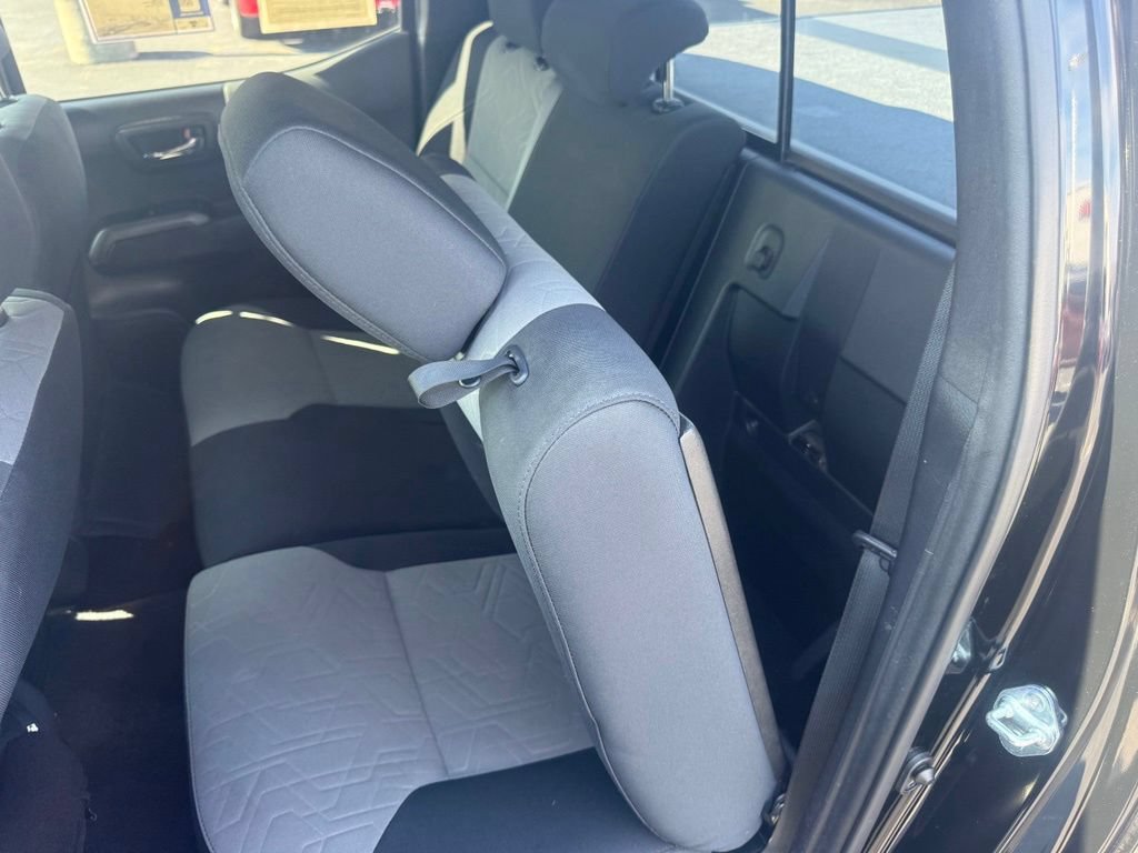 Used 2021 Toyota Tacoma TRD Sport AWD/4WD image 46