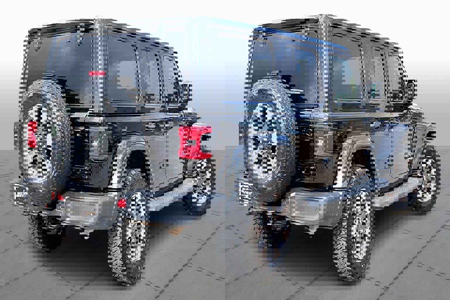 Used 2018 Jeep Wrangler Unlimited Sahara w/ Dual Top Group image 3