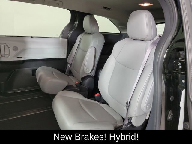 Used 2025 Toyota Sienna XLE w/ XLE Plus Package image 14