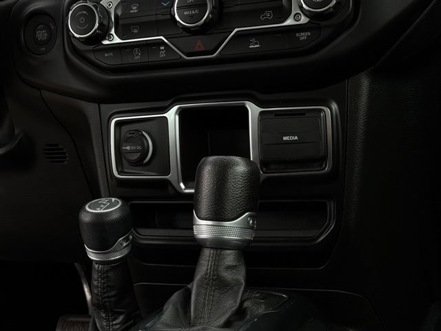 Used 2022 Jeep Gladiator Sport AWD/4WD image 23