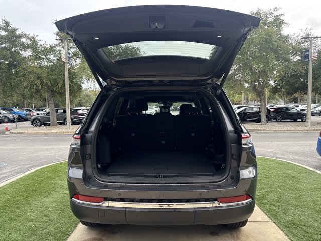 Used 2025 Jeep Grand Cherokee Laredo X w/ Luxury Tech Group I RWD image 4