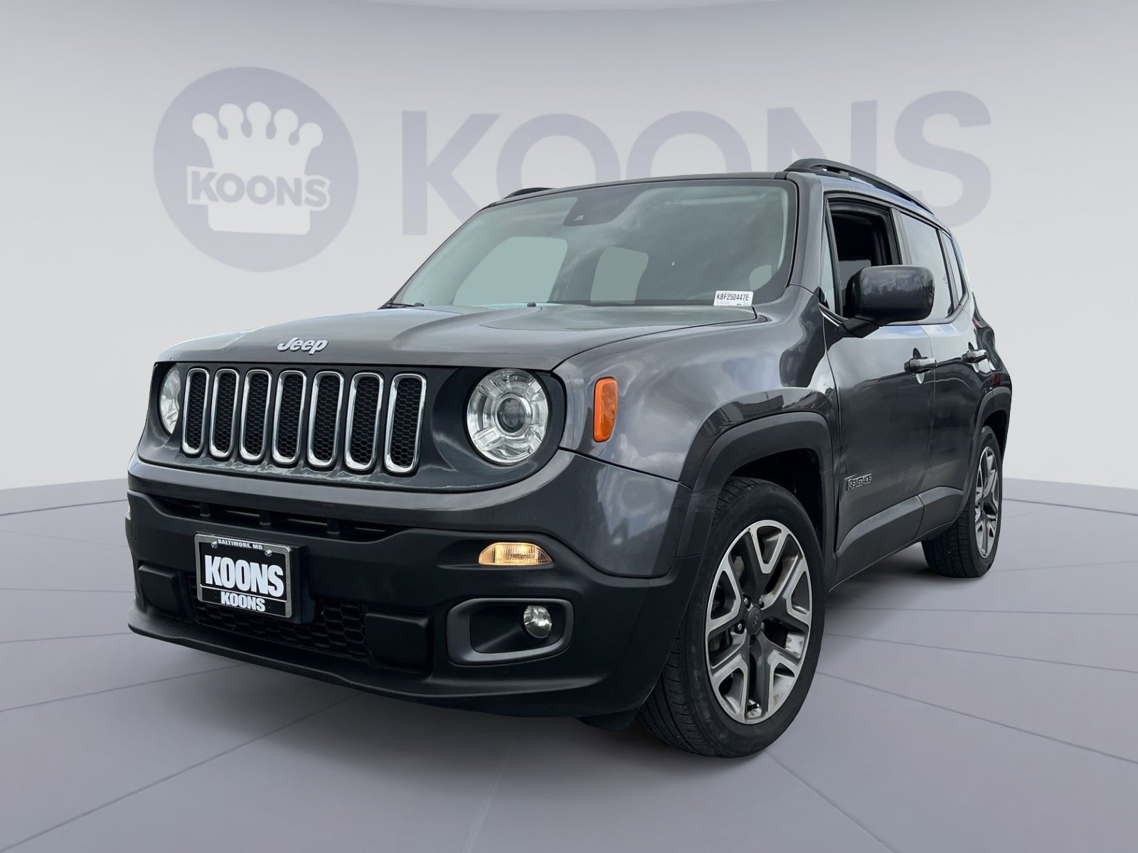 Used 2017 Jeep Renegade Latitude FWD image 1