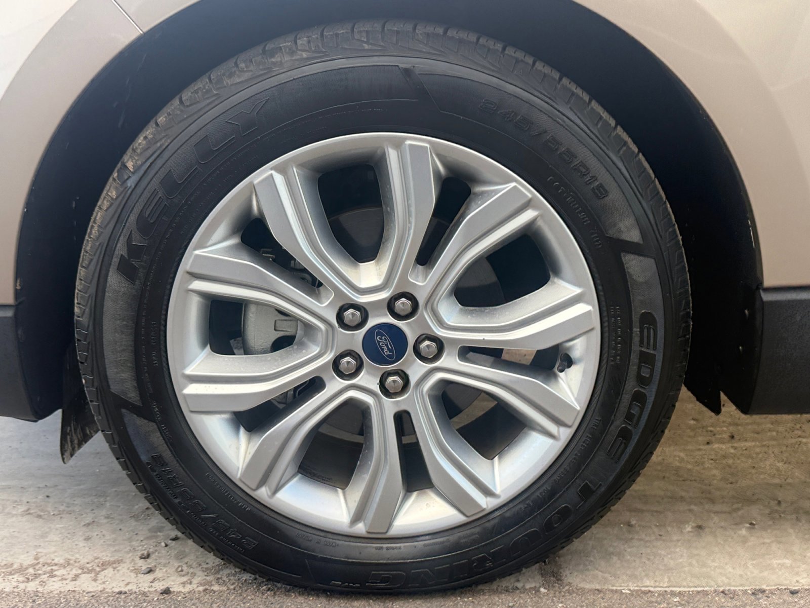 Certified 2020 Ford Edge Titanium image 11