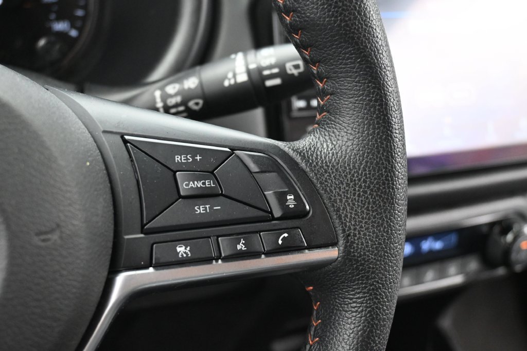 Used 2022 Nissan Kicks SR w/ Interior Electronics Package FWD image 22