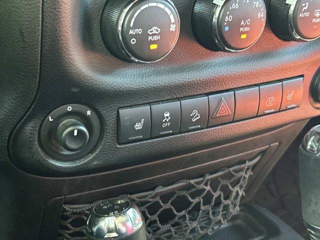 Used 2017 Jeep Wrangler Unlimited Sahara AWD/4WD image 34