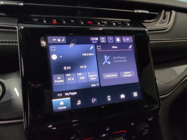 Used 2023 Jeep Grand Cherokee Laredo AWD/4WD image 21