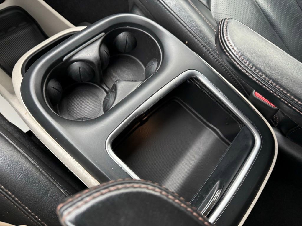 Used 2017 Chrysler Pacifica Touring-L Plus image 29