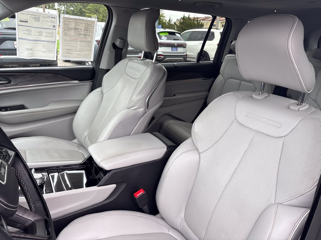 Used 2022 Jeep Grand Cherokee L Overland w/ Advanced Protech Group III AWD/4WD image 19