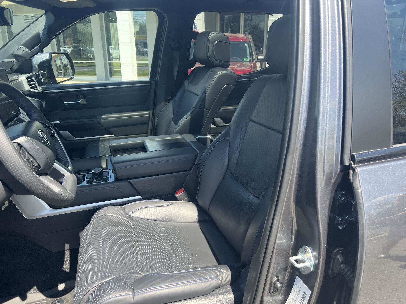 Used 2025 Toyota Tundra Platinum AWD/4WD image 15