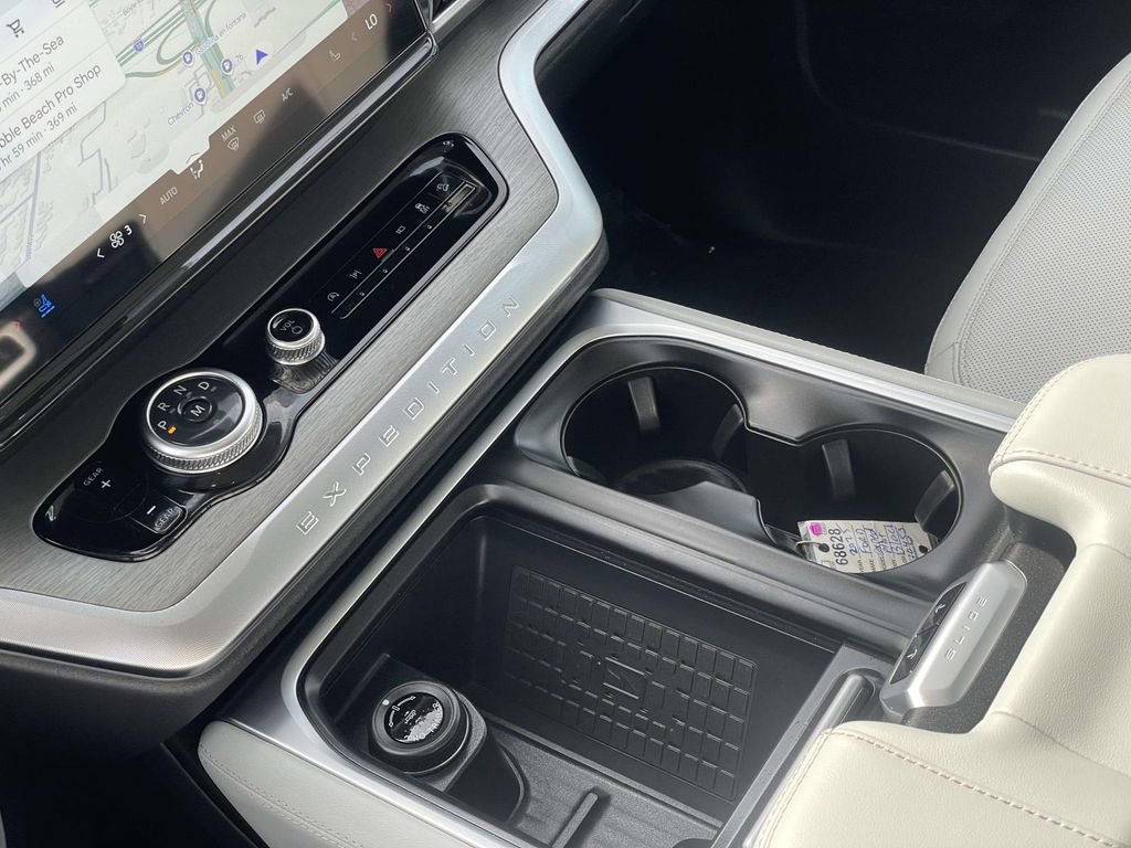 Certified 2025 Ford Expedition Platinum image 20