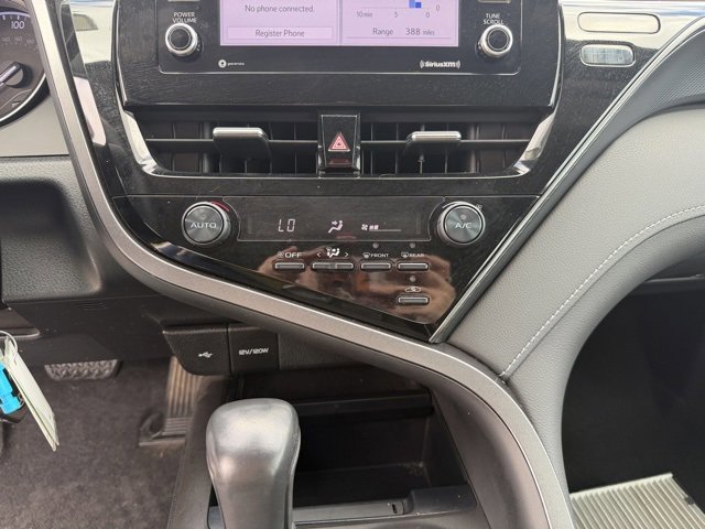 Used 2021 Toyota Camry SE w/ Carpet Mat Package (TMS) image 17