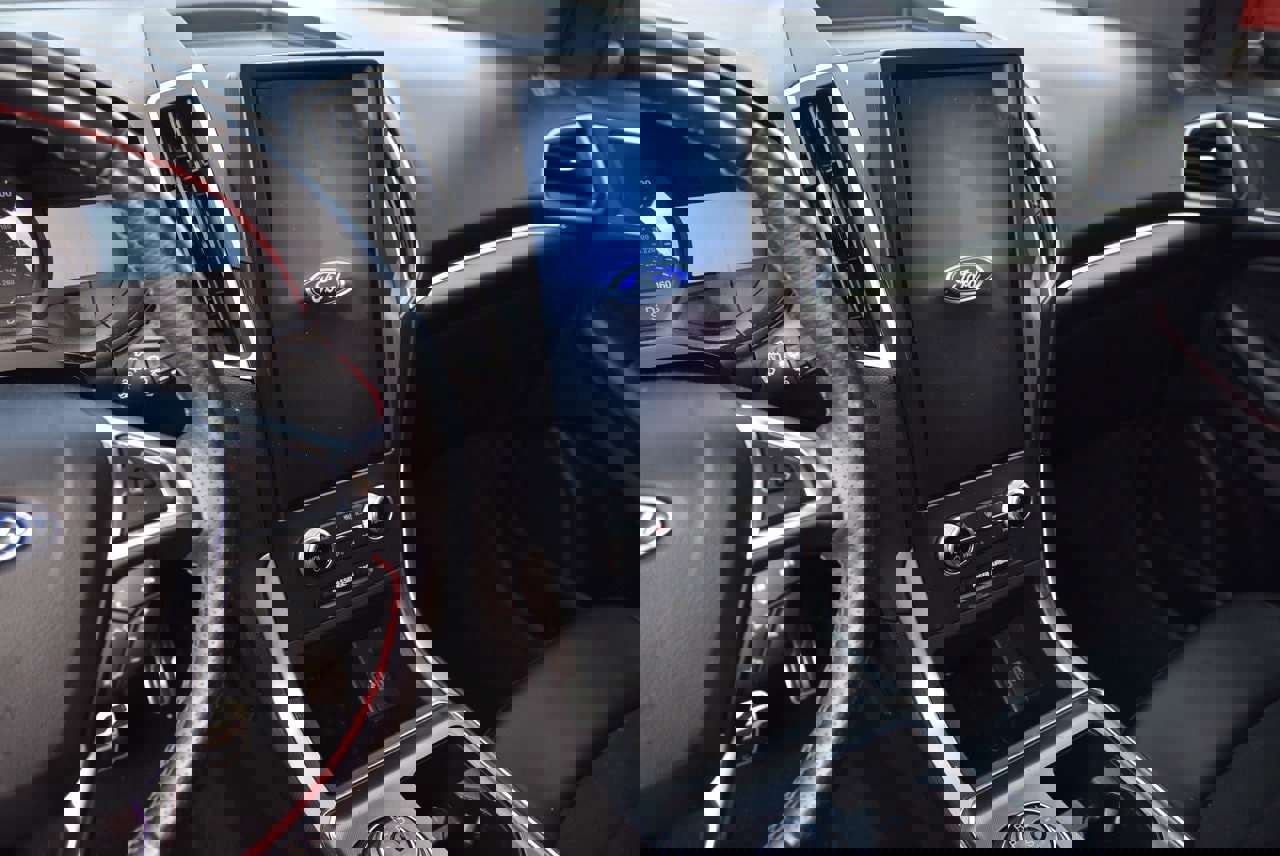 Certified 2022 Ford Edge ST-Line image 9