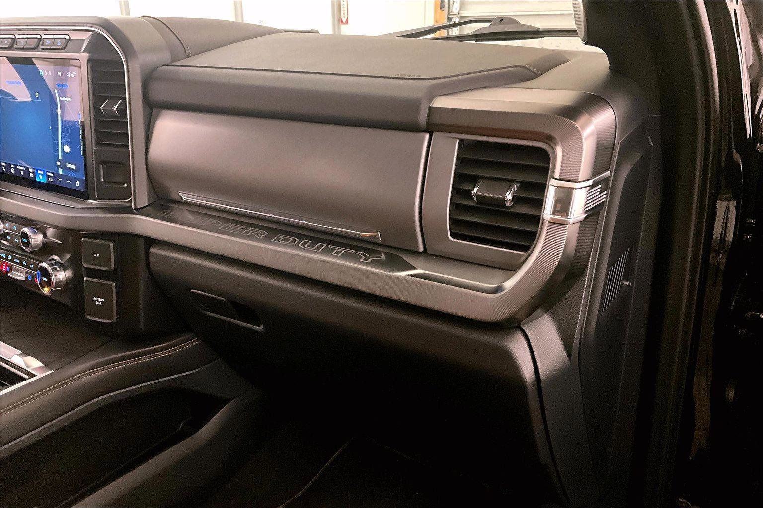 Certified 2024 Ford F350 Platinum w/ Tremor Off-Road Package image 15