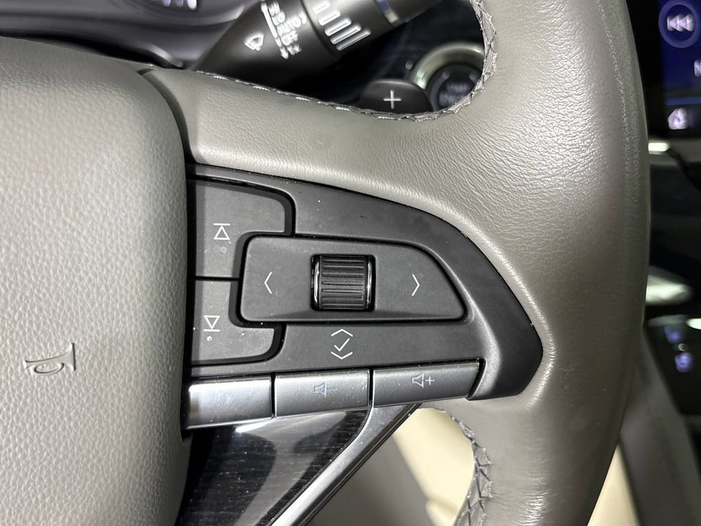 Used 2024 Cadillac XT6 Premium Luxury w/ Technology Package FWD image 14