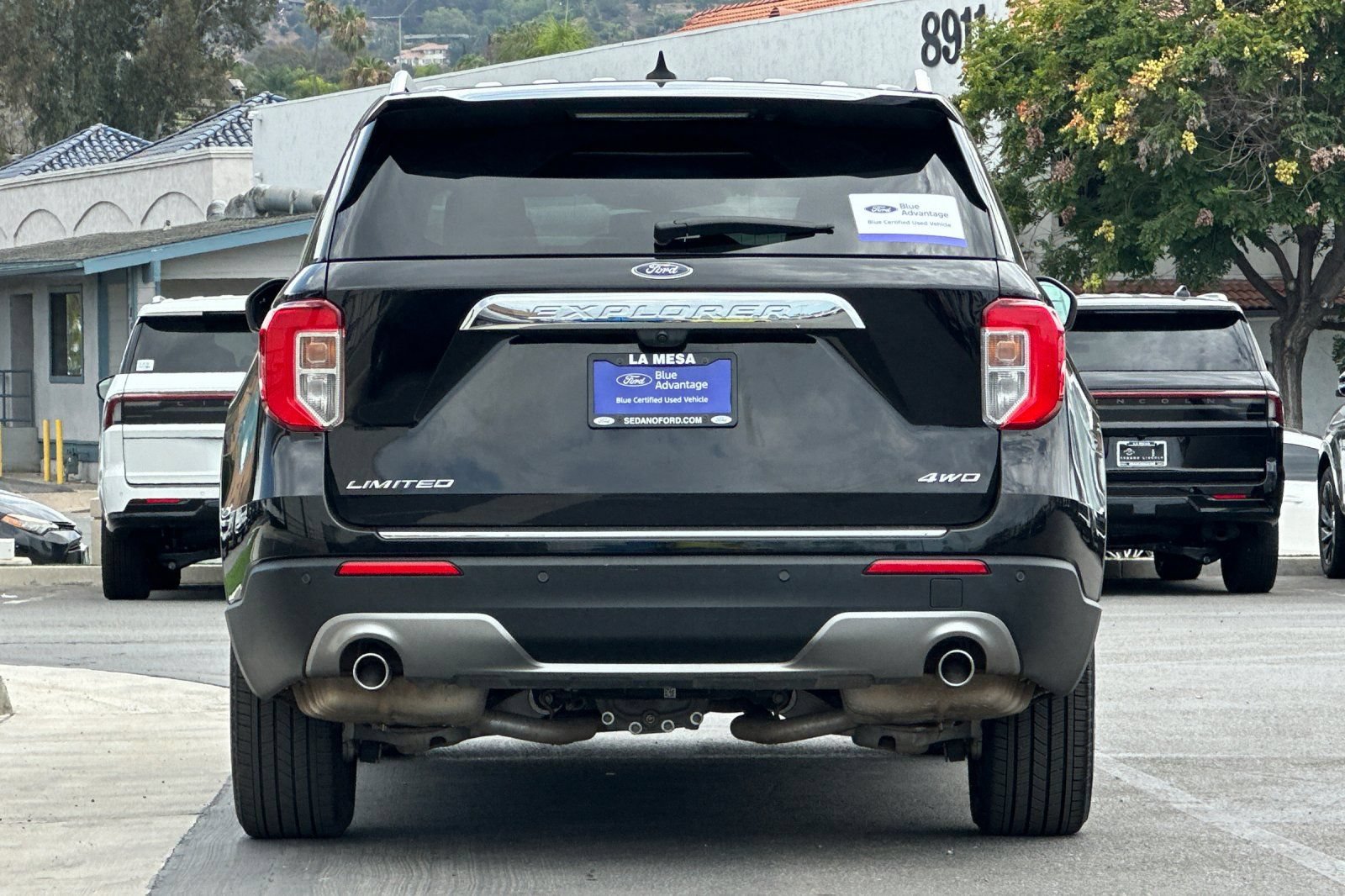 Certified 2024 Ford Explorer Limited AWD/4WD image 4
