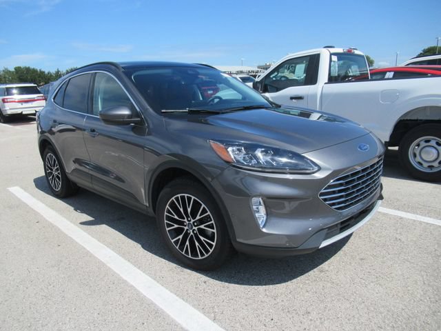 Certified 2022 Ford Escape Titanium w/ Titanium Premium Package FWD image 1