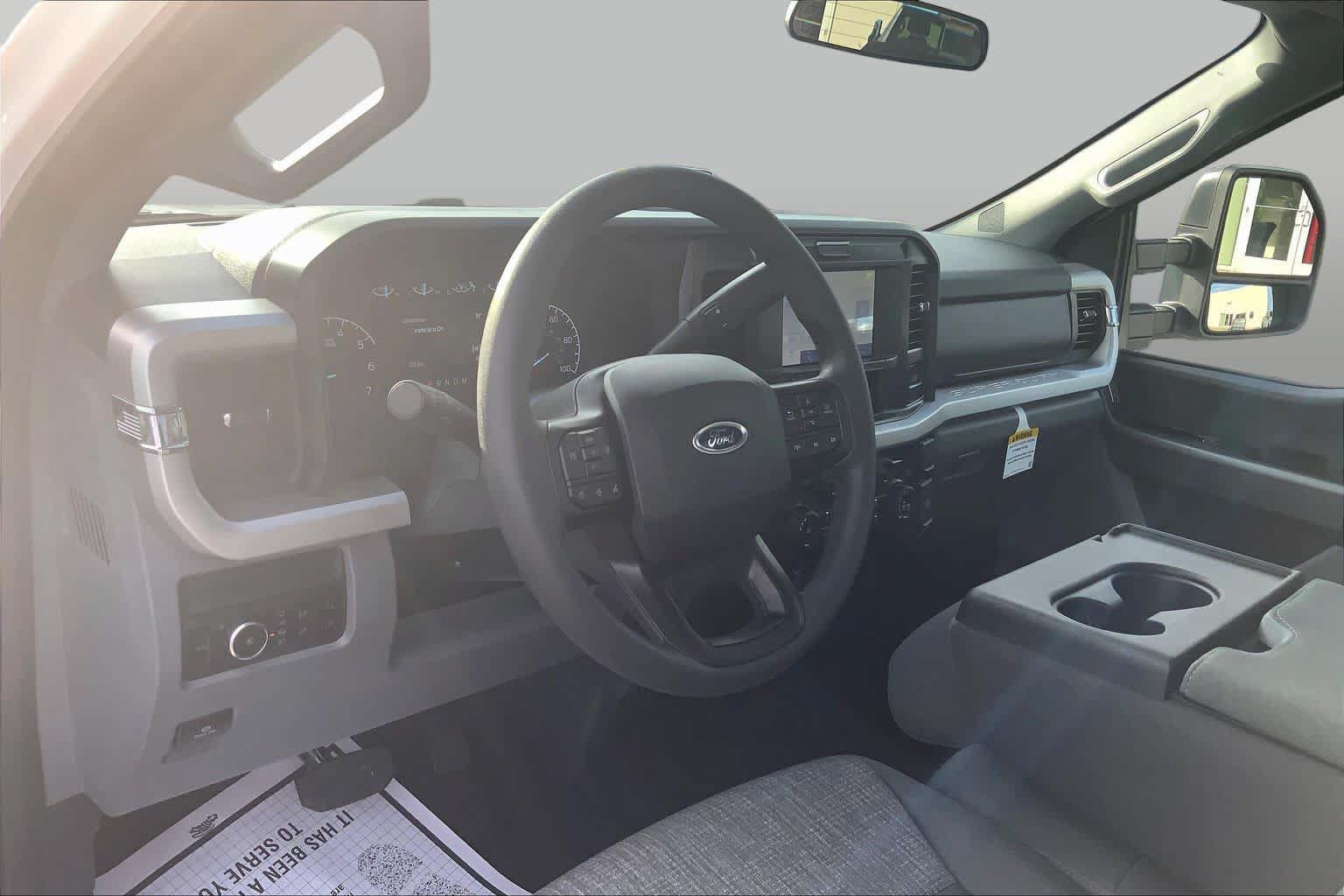 Certified 2025 Ford F250 XLT w/ Snow Plow Prep Package AWD/4WD image 17