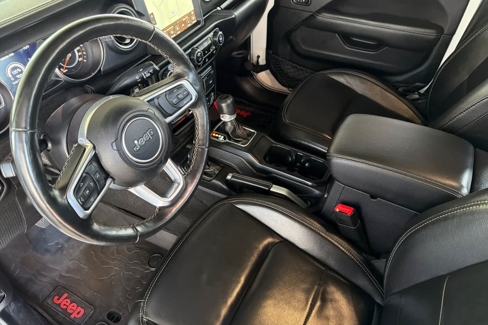 Used 2020 Jeep Gladiator Overland AWD/4WD image 11
