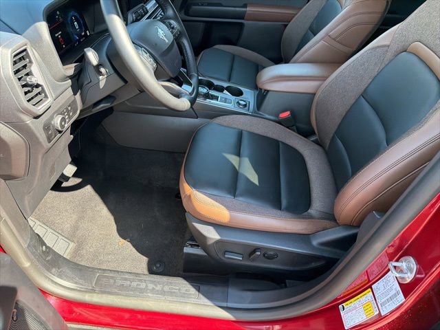 Certified 2025 Ford Bronco Sport Outer Banks w/ Outer Banks Tech Package+ AWD/4WD image 19