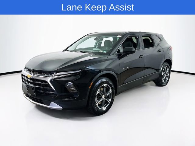 Used 2025 Chevrolet Blazer LT AWD/4WD image 3