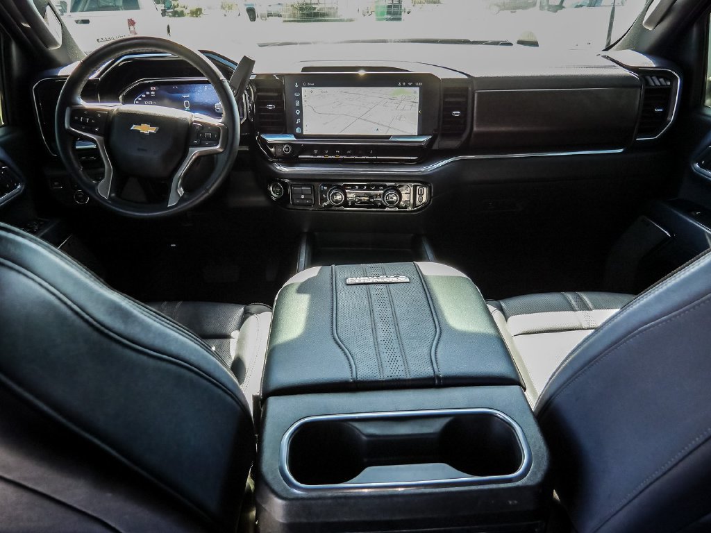 Used 2024 Chevrolet Silverado 2500 High Country w/ High Country Premium Package AWD/4WD image 28