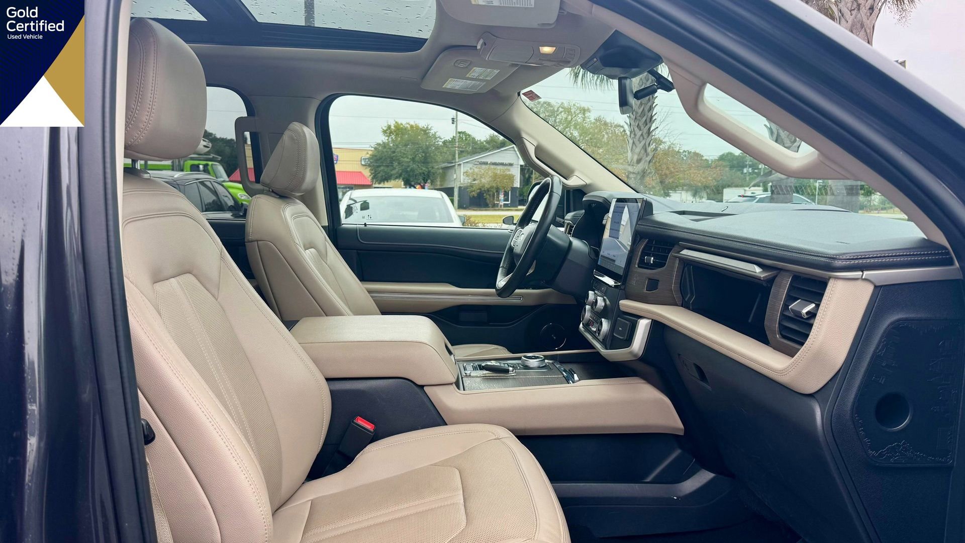 Certified 2024 Ford Expedition Limited image 9