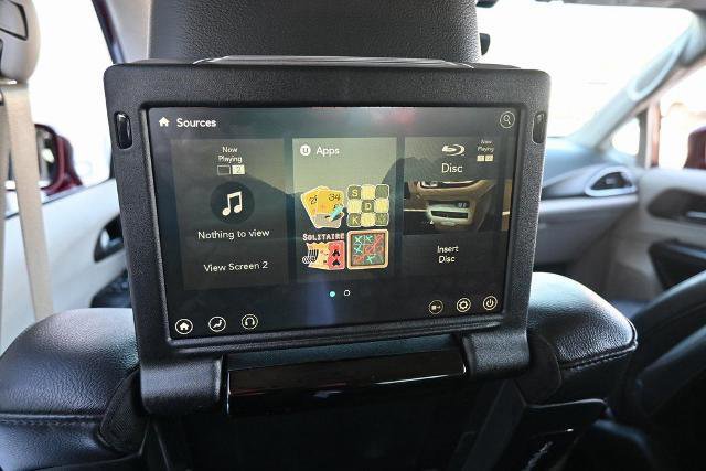 Used 2017 Chrysler Pacifica Touring-L Plus image 28