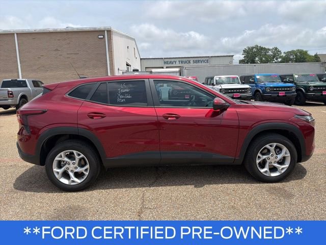 Used 2024 Chevrolet Trax LS w/ LS Convenience Package FWD image 2