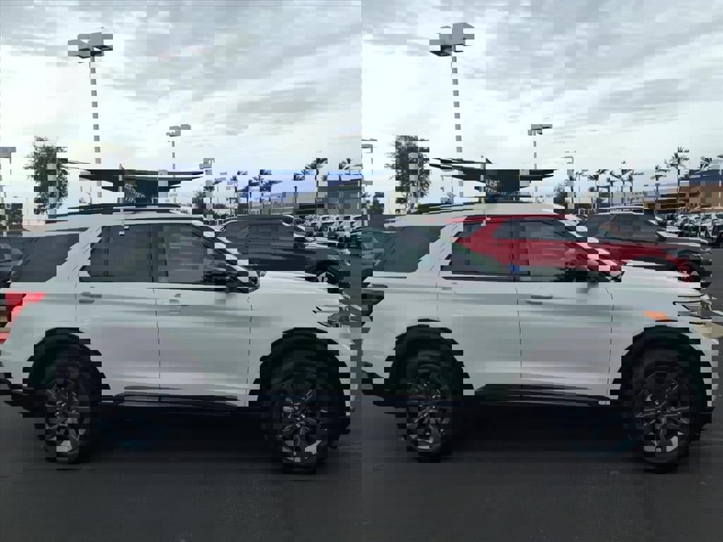 Certified 2023 Ford Explorer XLT w/ Equipment Group 202A image 6