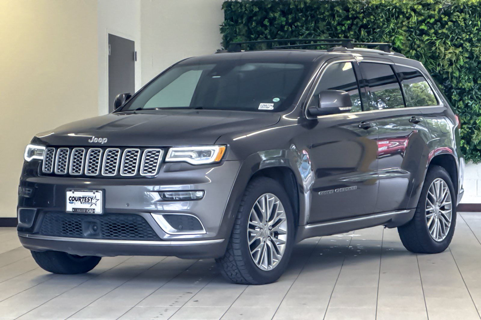 Used 2018 Jeep Grand Cherokee Summit w/ Platinum Series Group AWD/4WD image 8