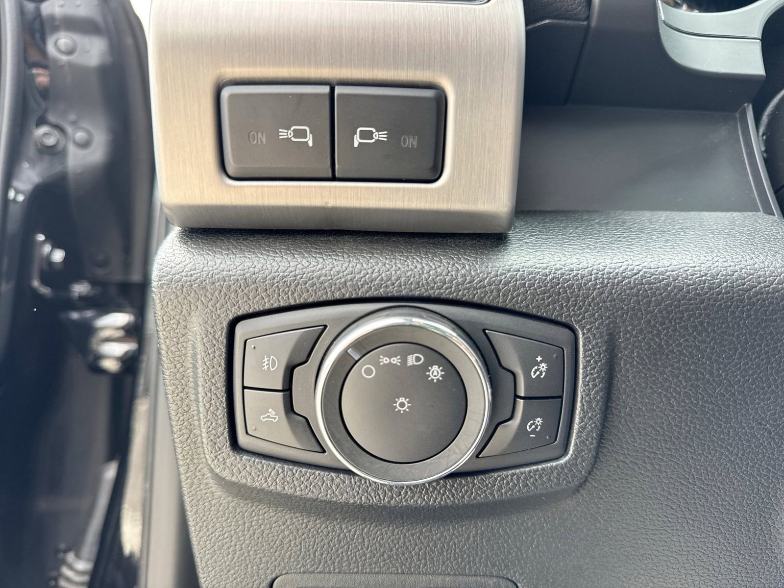 Certified 2019 Ford F450 Platinum w/ Platinum Ultimate Package AWD/4WD image 32
