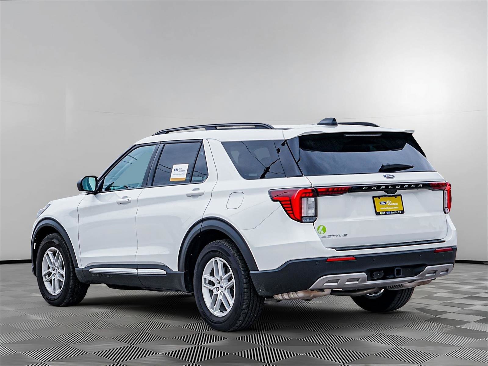 Certified 2025 Ford Explorer Active w/ Active Comfort Package RWD image 7