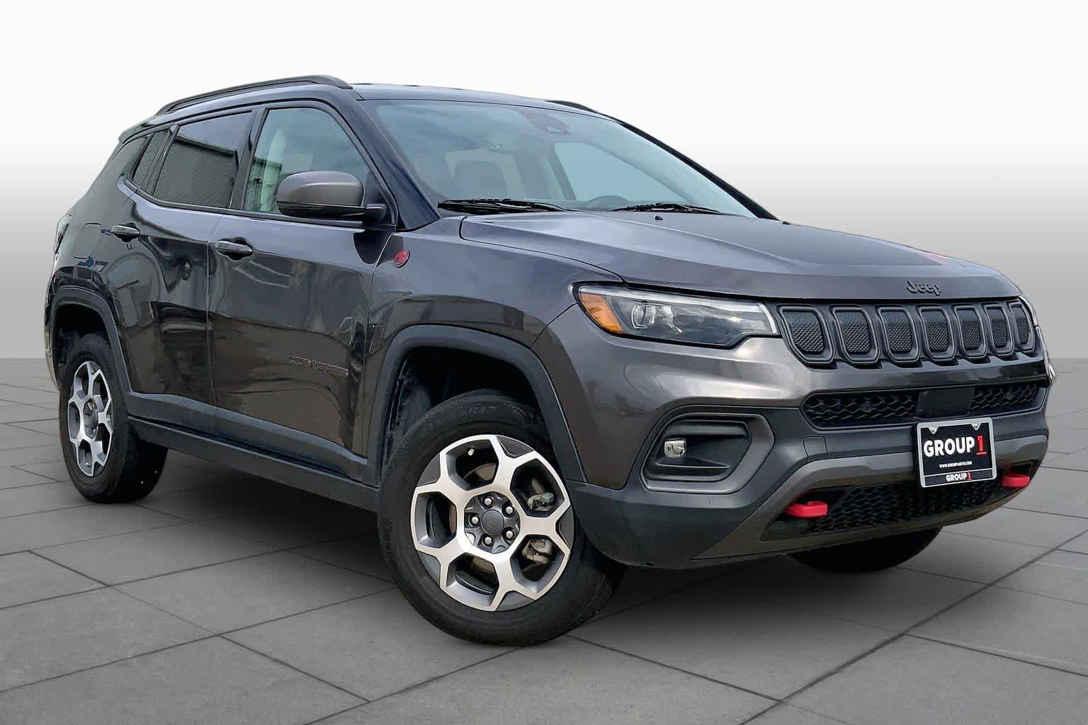 Used 2022 Jeep Compass Trailhawk w/ Trailhawk Elite Group AWD/4WD image 3