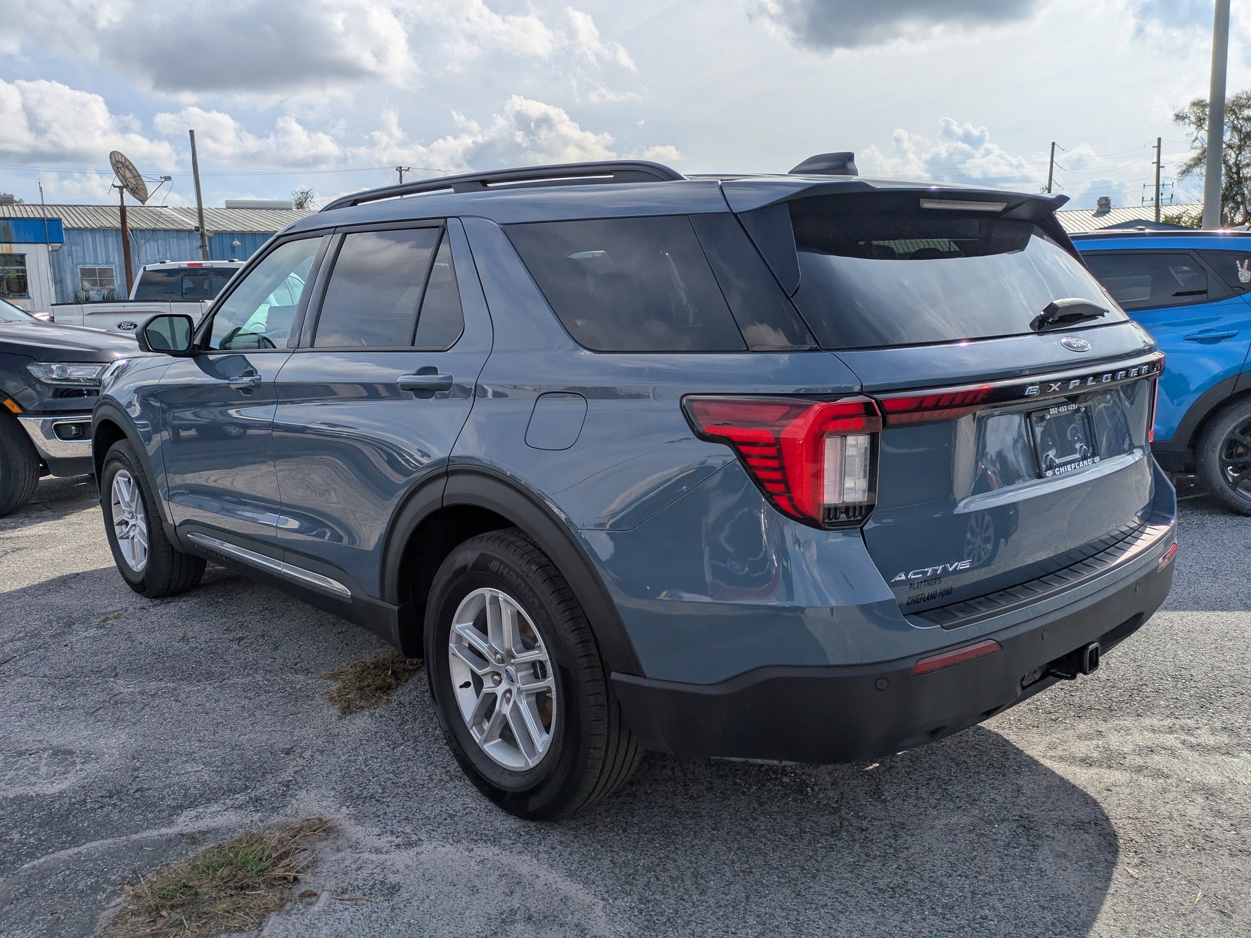 Certified 2025 Ford Explorer Active RWD image 6
