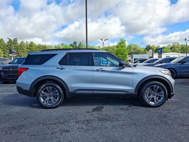 Certified 2023 Ford Explorer XLT w/ Equipment Group 202A AWD/4WD image 7