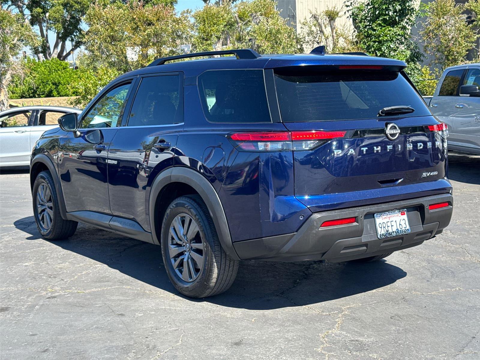 Used 2022 Nissan Pathfinder SV image 6