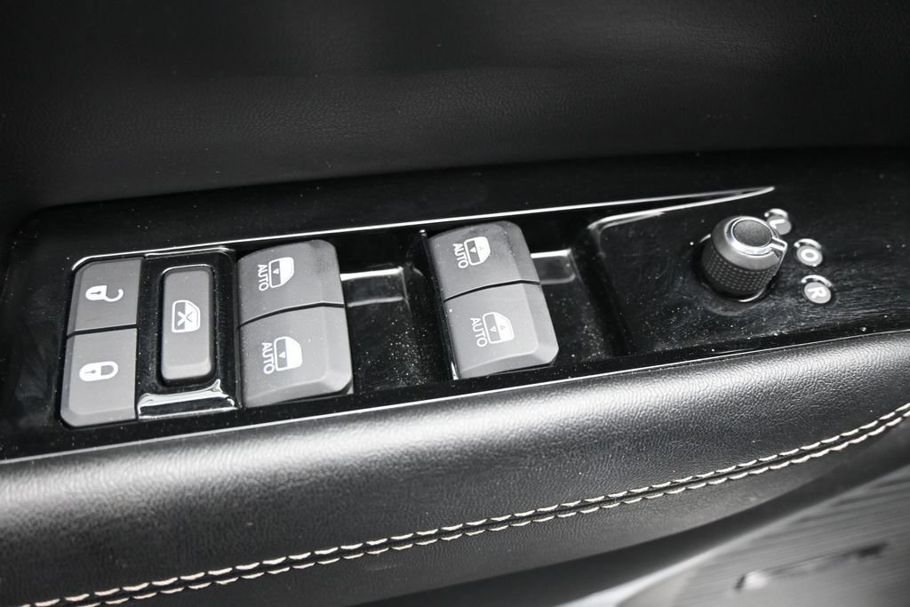 Used 2025 Jeep Wagoneer Series II AWD/4WD image 12