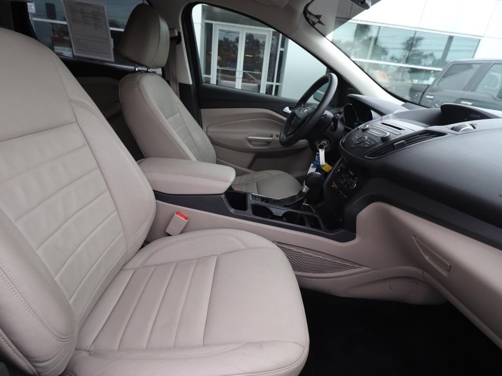 Certified 2017 Ford Escape SE FWD image 14